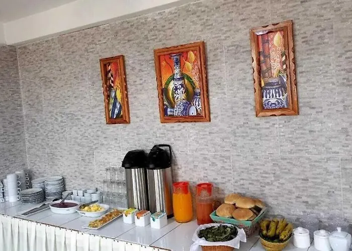 Del Carmen Hotel